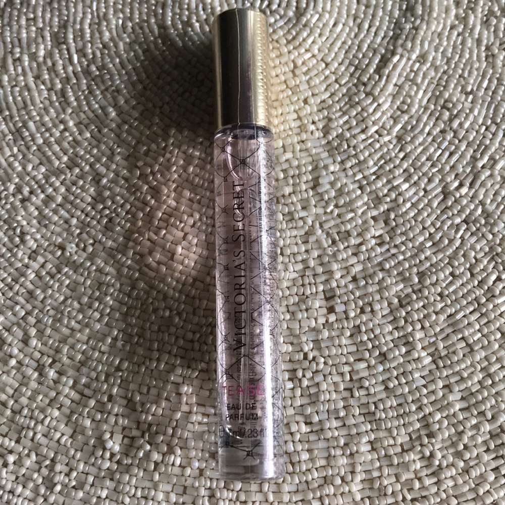 🆕💋Victoria’s Secret Rollerball in Tease